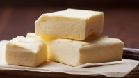 menggunakan margarin dan mentega