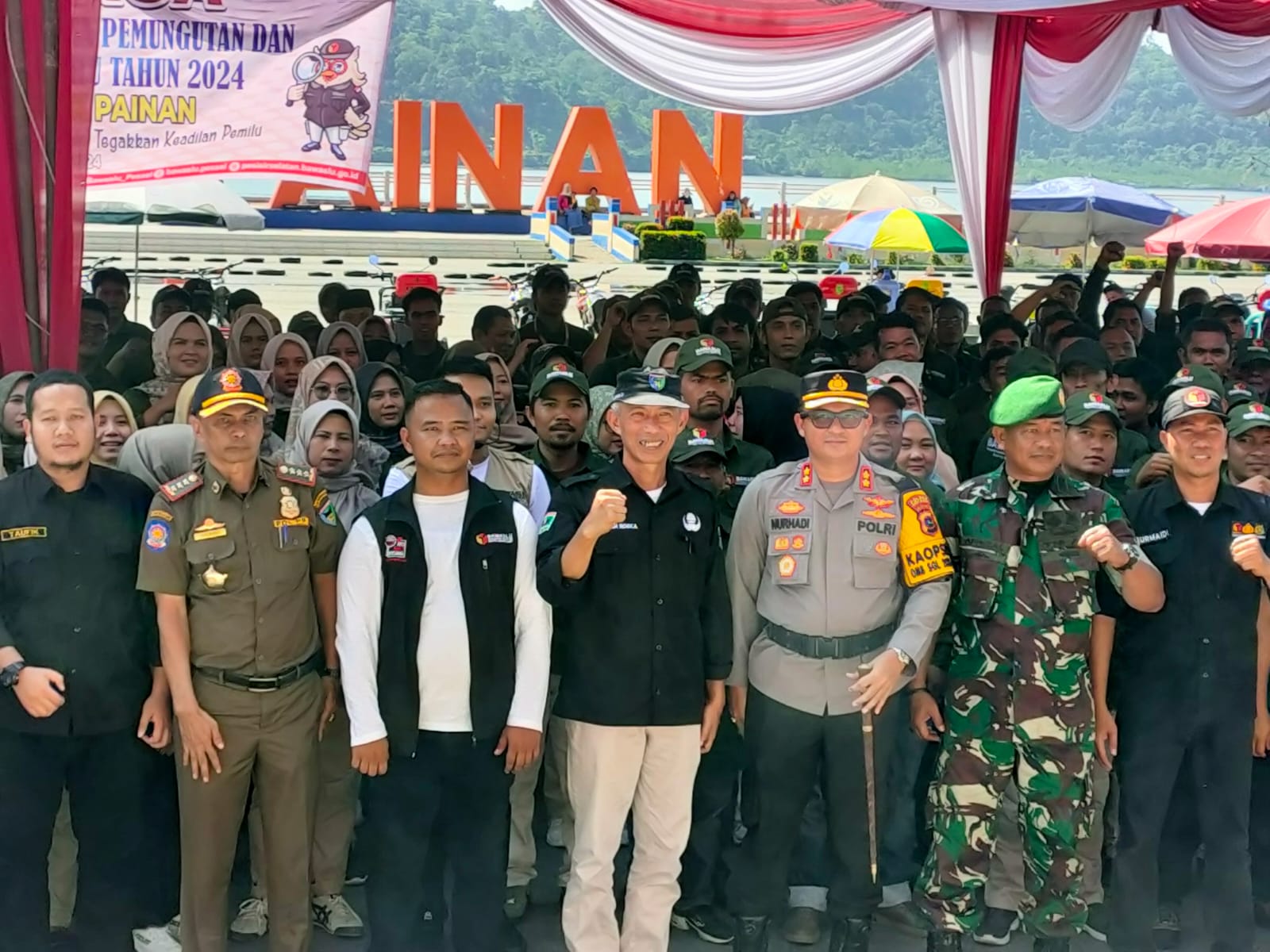 Foto bersama setelah Apel Siaga. (Foto: YEYEN/SumbarFokus.com)