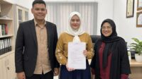 Jajaran pimpinan PT Cendekia Global Indonesia yang terdiri dari (kiri-kanan) Komisaris Yovandra, Komisaris Utama Khairunnisa Nabila, dan Direktur Intan Nabila Khaira. Ketiganya bersiap membawa Cendekia Proteksi menjadi ekosistem layanan asuransi syariah terpadu di Indonesia. (Foto: Ist./SumbarFokus.com)