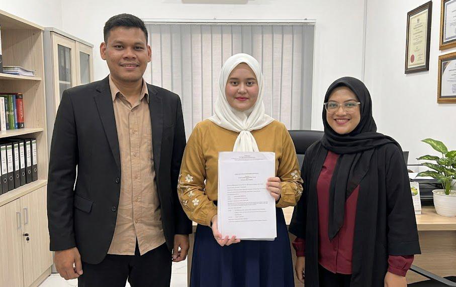 Jajaran pimpinan PT Cendekia Global Indonesia yang terdiri dari (kiri-kanan) Komisaris Yovandra, Komisaris Utama Khairunnisa Nabila, dan Direktur Intan Nabila Khaira. Ketiganya bersiap membawa Cendekia Proteksi menjadi ekosistem layanan asuransi syariah terpadu di Indonesia. (Foto: Ist./SumbarFokus.com)
