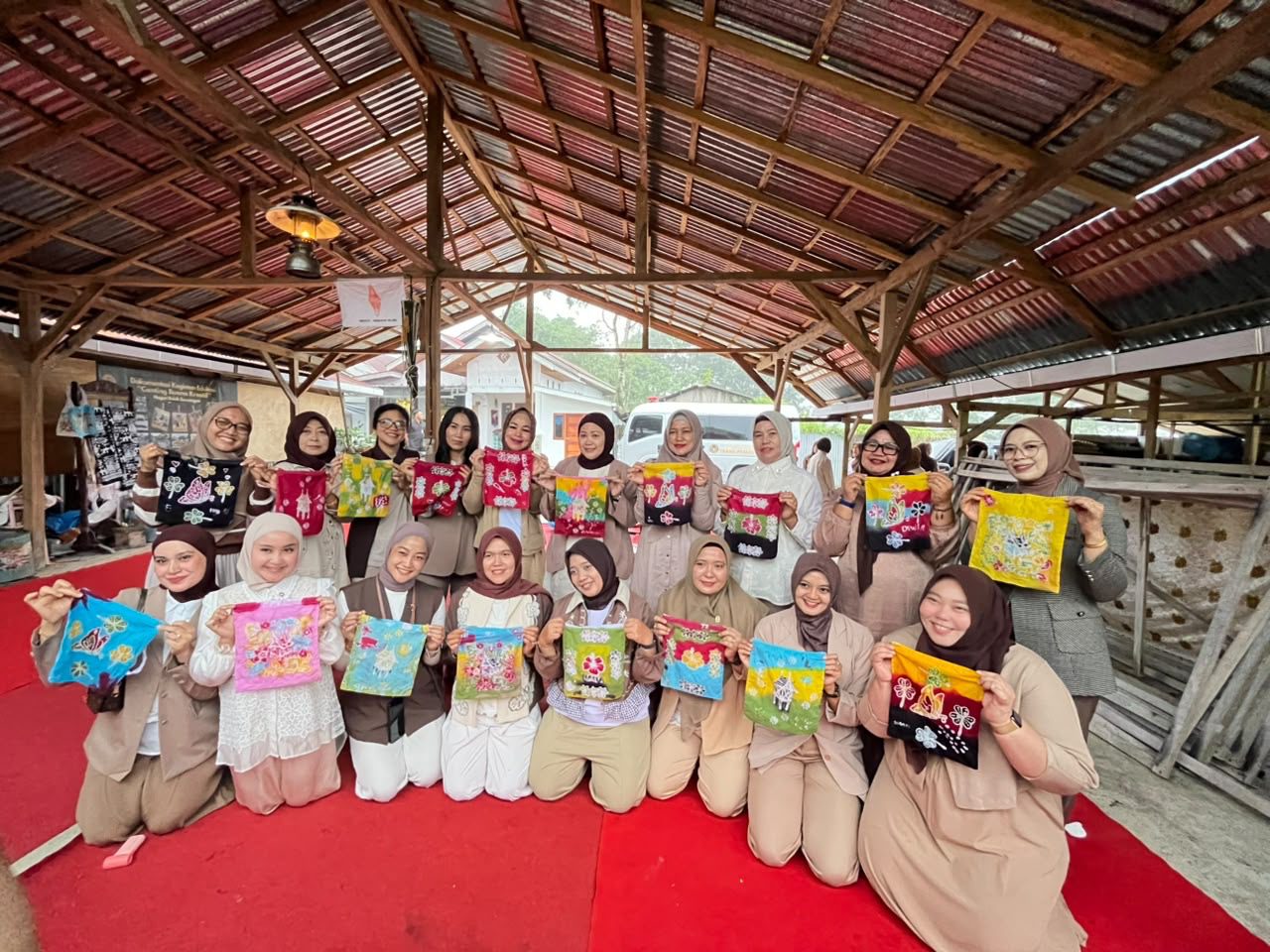 Paguyuban Ibu-Ibu Pemasyarakatan (PIPAS) Daerah Sumatera Barat ke Rumah Batik Canting Buana Kreatif di Kota Padang Panjang. (Foto: Rutan Padang Panjang/SumbarFokus.com)